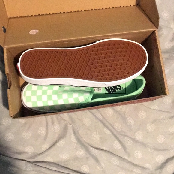 Vans, never worn. - Picture 2 of 3